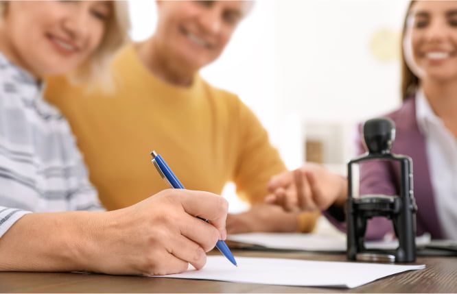 Rush In Documentation Center mobile notary travelling to a client